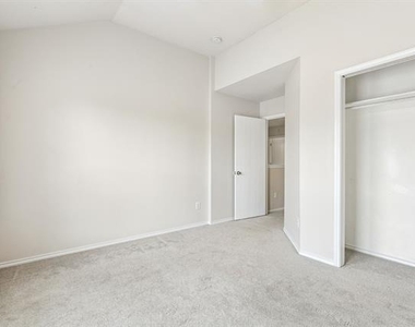 3938 Pickett Place - Photo Thumbnail 23