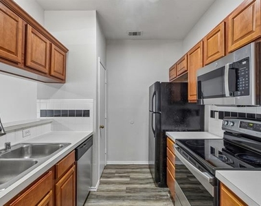3938 Pickett Place - Photo Thumbnail 7