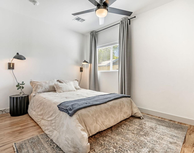 7018 N 13th Street - Photo Thumbnail 12