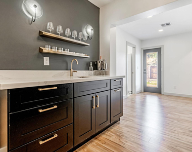 7018 N 13th Street - Photo Thumbnail 35