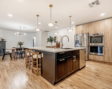 7018 N 13th Street - Photo Thumbnail 33