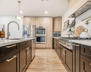 7018 N 13th Street - Photo Thumbnail 32