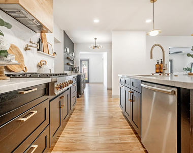 7018 N 13th Street - Photo Thumbnail 39