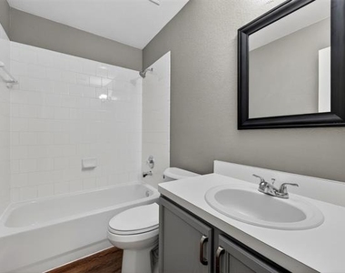 4008 Vinyard Way - Photo Thumbnail 4