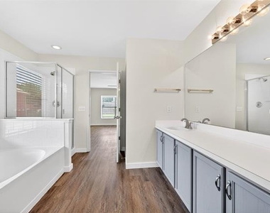 4008 Vinyard Way - Photo Thumbnail 22
