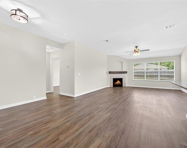 4008 Vinyard Way - Photo Thumbnail 7