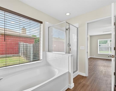 4008 Vinyard Way - Photo Thumbnail 21
