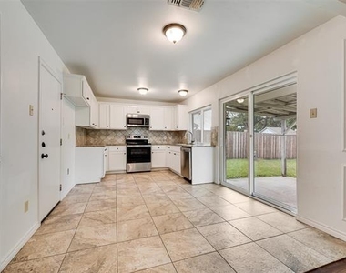 1024 Sunset Drive - Photo Thumbnail 15