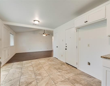 1024 Sunset Drive - Photo Thumbnail 6