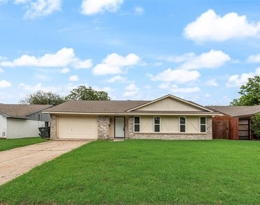 1024 Sunset Drive - Photo Thumbnail 1