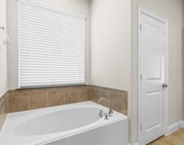 2808 Inn Kitchen Way - Photo Thumbnail 13