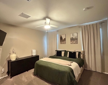 2710 N Mulberry Place - Photo Thumbnail 11