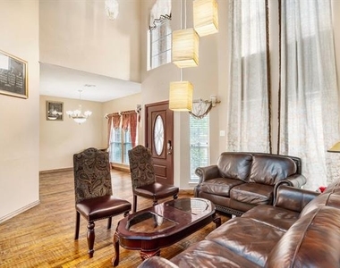 2205 Pittner Lane - Photo Thumbnail 7