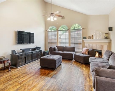 2205 Pittner Lane - Photo Thumbnail 13
