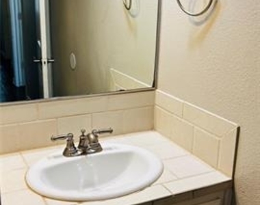 4511 Junius Street - Photo Thumbnail 9