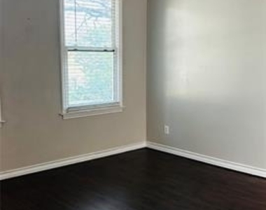 4511 Junius Street - Photo Thumbnail 11