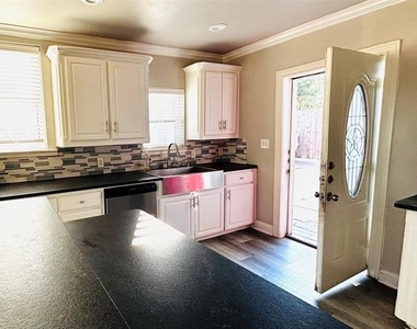 4511 Junius Street - Photo Thumbnail 6