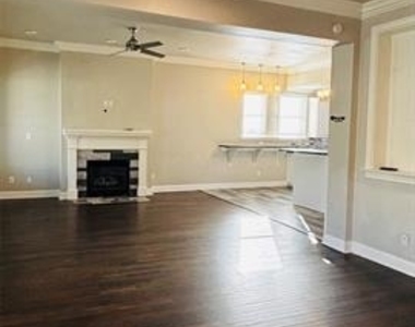 4511 Junius Street - Photo Thumbnail 4