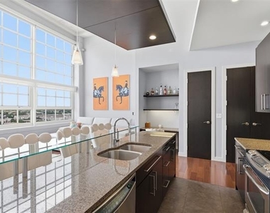 2600 W 7th Street - Photo Thumbnail 3