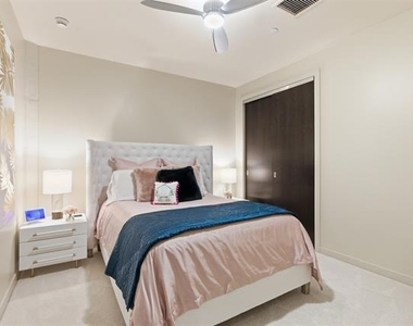 2600 W 7th Street - Photo Thumbnail 9
