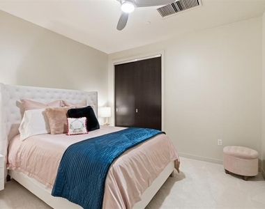 2600 W 7th Street - Photo Thumbnail 10