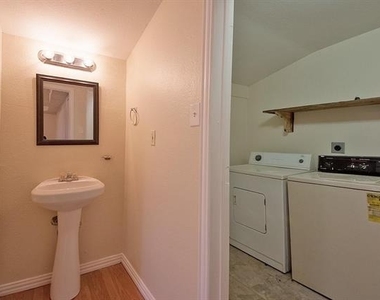5405 Worth Street - Photo Thumbnail 16