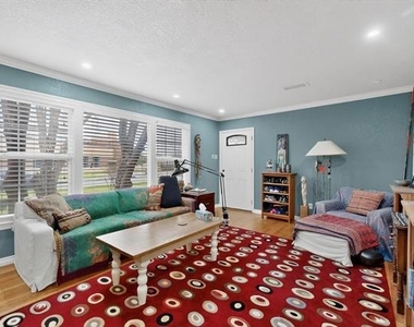 1707 Mariposa Drive - Photo Thumbnail 1