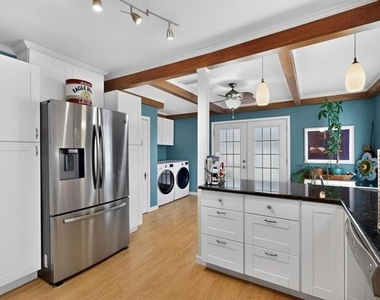 1707 Mariposa Drive - Photo Thumbnail 5