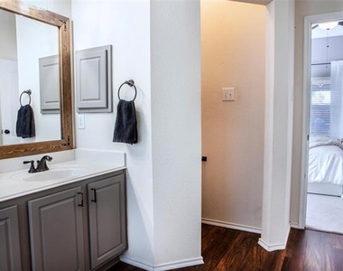 1796 Barton Springs Drive - Photo Thumbnail 9