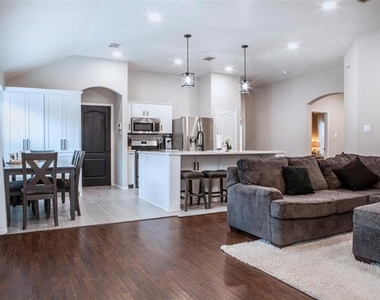 1796 Barton Springs Drive - Photo Thumbnail 6