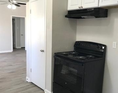 1601 Hillwood Drive - Photo Thumbnail 12