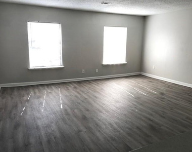 1601 Hillwood Drive - Photo Thumbnail 3