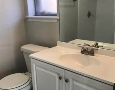 1601 Hillwood Drive - Photo Thumbnail 22