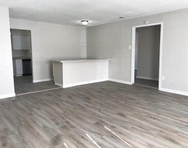 1601 Hillwood Drive - Photo Thumbnail 6