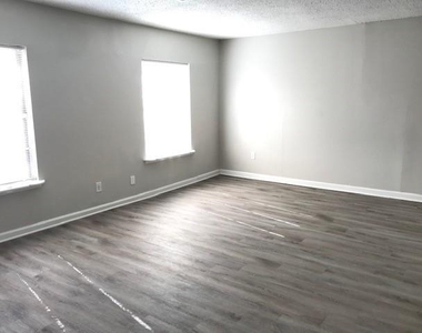 1601 Hillwood Drive - Photo Thumbnail 2