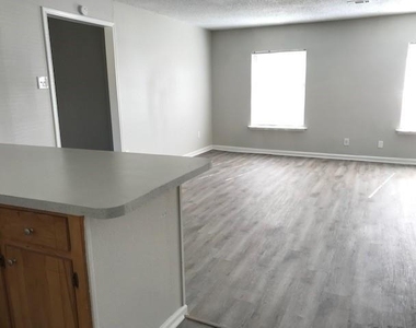 1601 Hillwood Drive - Photo Thumbnail 8