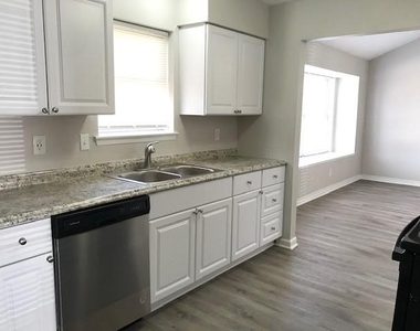 1601 Hillwood Drive - Photo Thumbnail 11