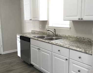 1601 Hillwood Drive - Photo Thumbnail 10