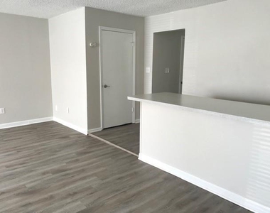 1601 Hillwood Drive - Photo Thumbnail 5