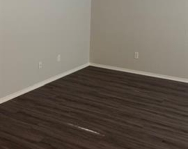 2053 Meadow Park Drive - Photo Thumbnail 16
