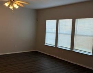 2053 Meadow Park Drive - Photo Thumbnail 2