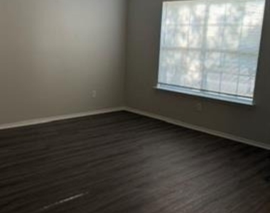 2053 Meadow Park Drive - Photo Thumbnail 3