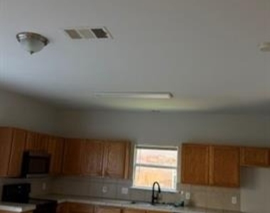 2053 Meadow Park Drive - Photo Thumbnail 7