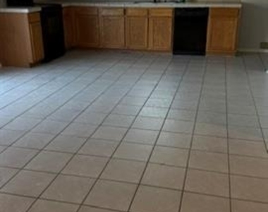 2053 Meadow Park Drive - Photo Thumbnail 6