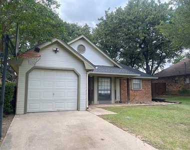 313 Joshua Street - Photo Thumbnail 13