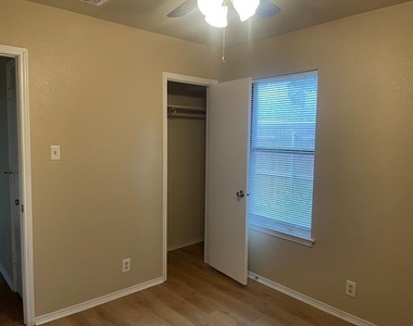 313 Joshua Street - Photo Thumbnail 8