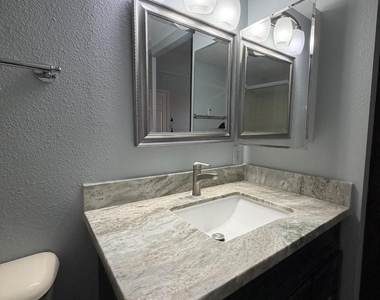 10330 W Thunderbird Boulevard - Photo Thumbnail 12