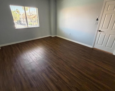 10330 W Thunderbird Boulevard - Photo Thumbnail 9