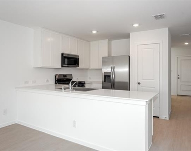 1419 Merlin Bluff Street - Photo Thumbnail 7