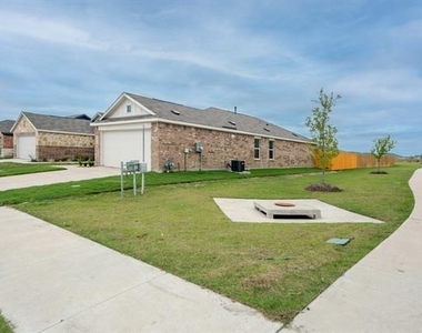 1419 Merlin Bluff Street - Photo Thumbnail 2
